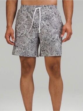 Lululemon Men’s “Pool” Short 7” Inseam w/ Brief Mesh Liner (M)